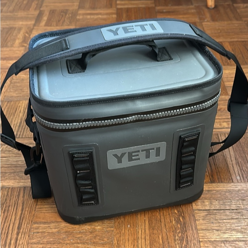 Yeti Hopper Flip 12 Soft Cooler
